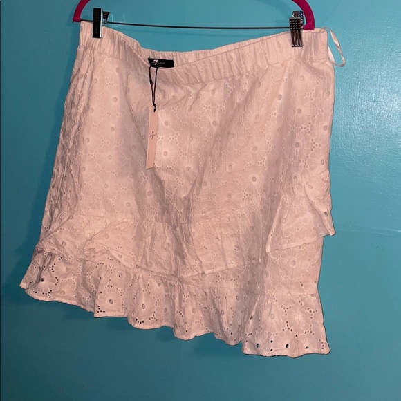 Elegant White Eyelet Skirt set size X-Large - Picture 1 of 14